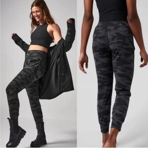 Athleta Salutation Camo Jogger large tall
